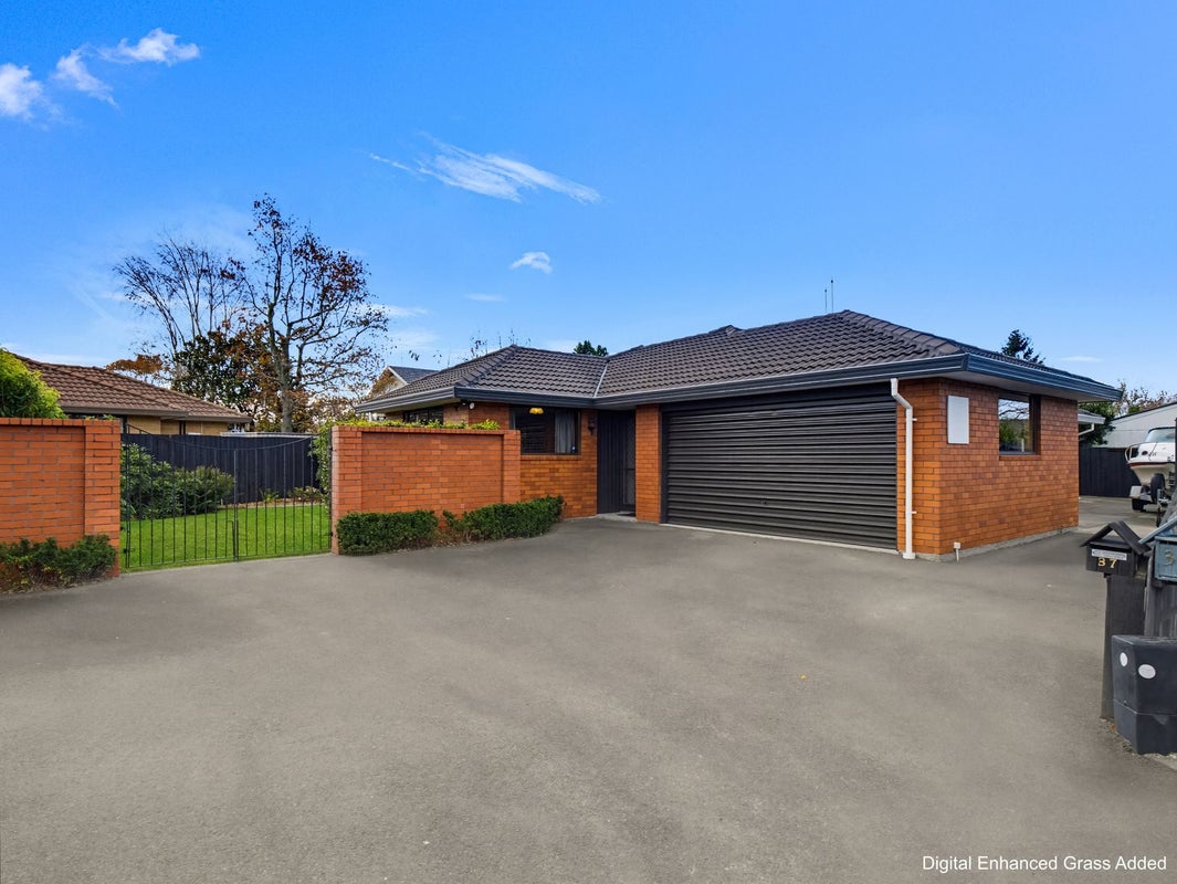 37 Ben Nevis Drive, Broomfield, Christchurch - Carousel 1