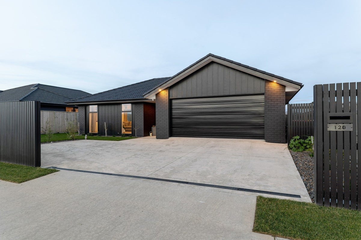 120 Churcher Street, Maewa, Feilding - Carousel 1