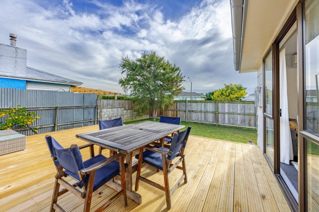 7 Wallis Place, Onekawa, Napier - Carousel 1