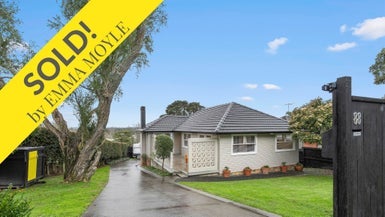 88 Stottholm Road, Titirangi, Auckland - Carousel 1