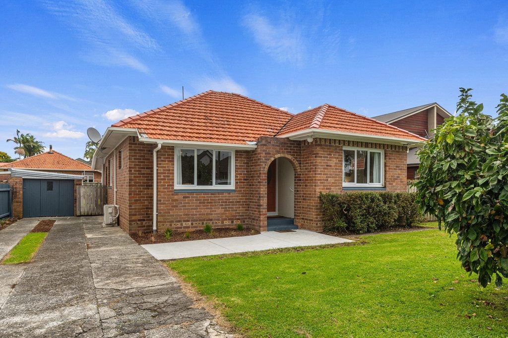 1 Mercer Street, Kensington, Whangarei - Carousel 1