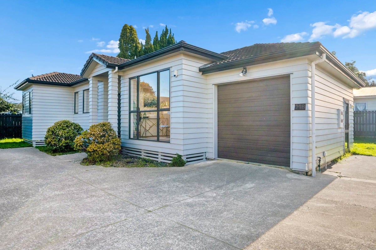 21B Canal Road, Avondale, Auckland - Carousel 2