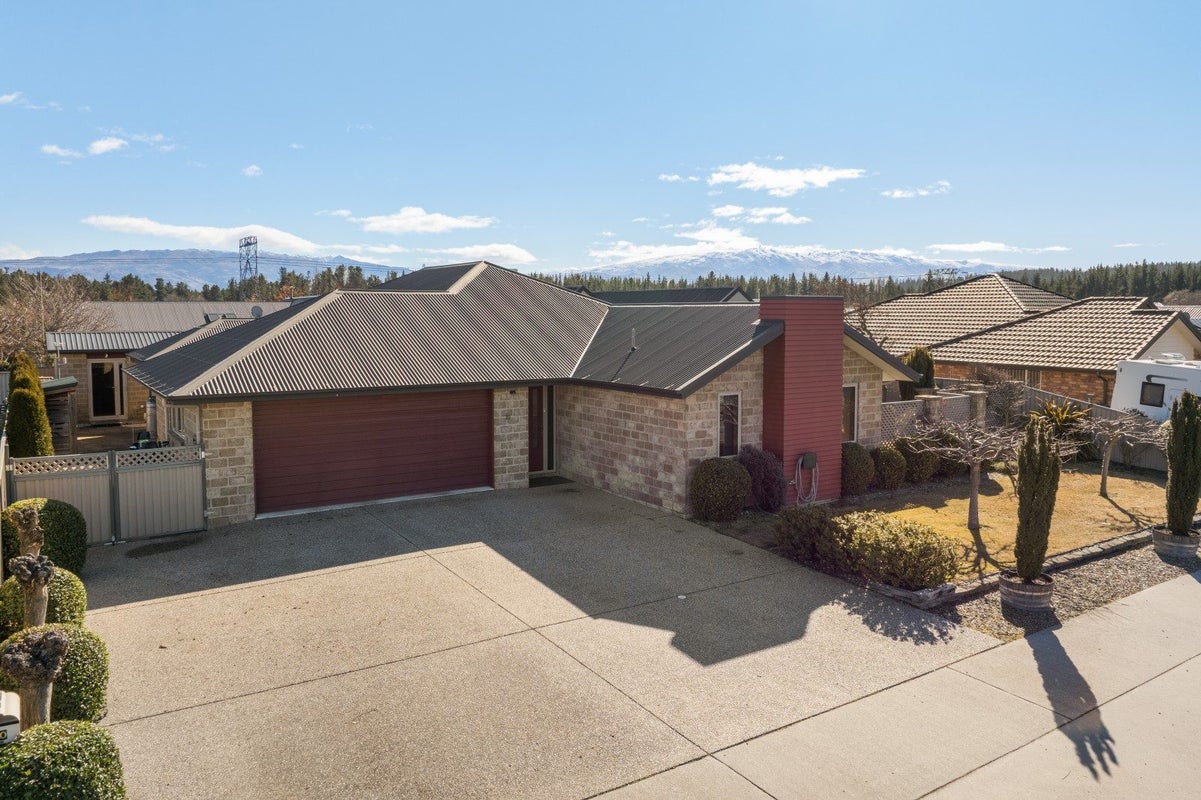 10 Henderson Drive, Alexandra, Alexandra - Carousel 1