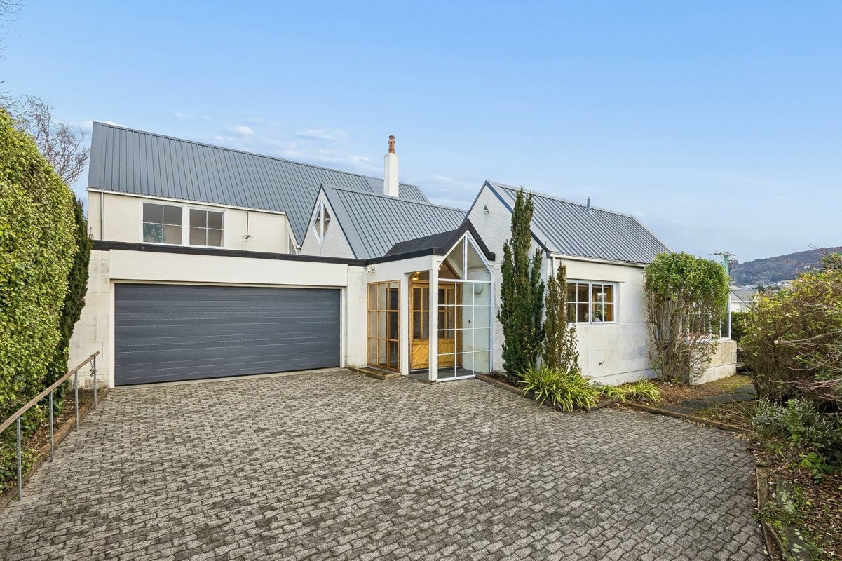 36 Balmacewen Road, Maori Hill, Dunedin - Carousel 1