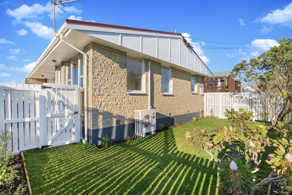 4/67 Oram Avenue, New Brighton, Christchurch - Carousel 1