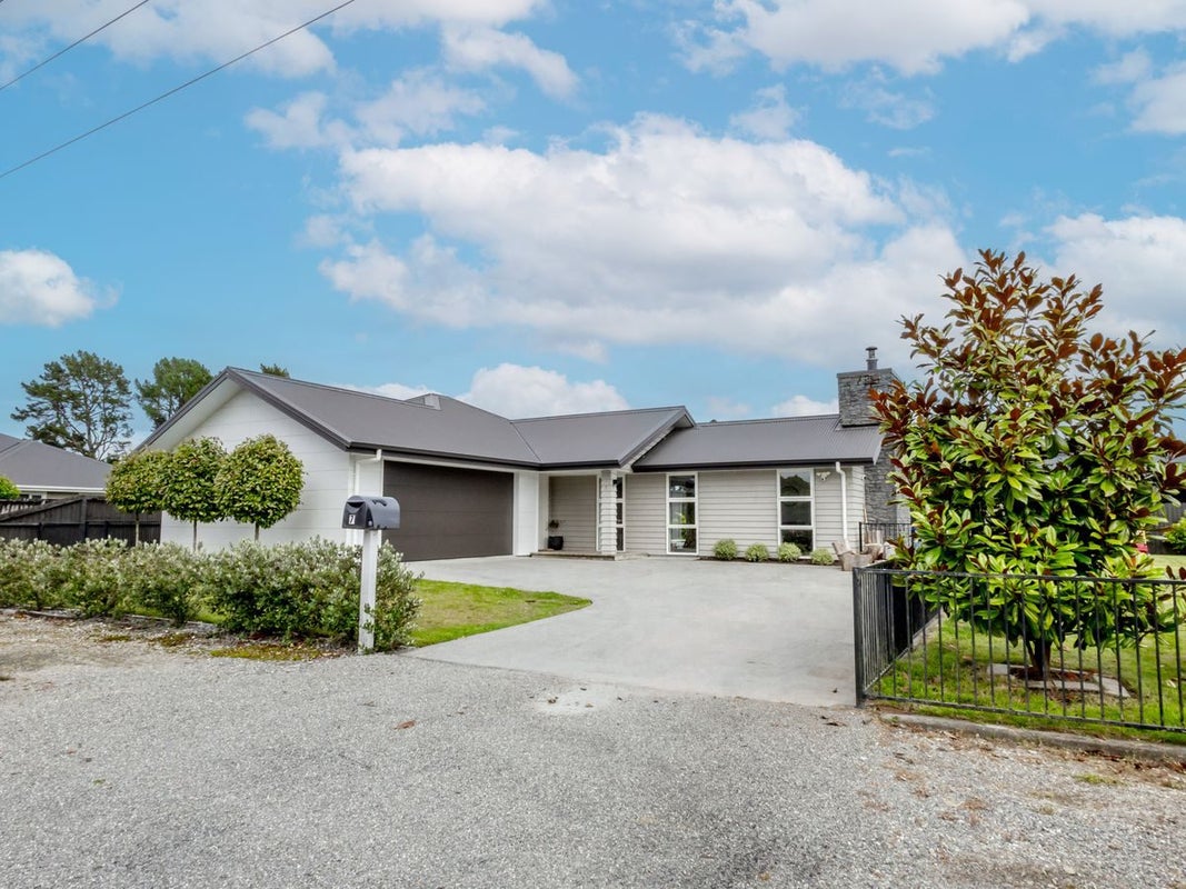 7 Pine Tree Road, Kaniere, Hokitika - Carousel 1