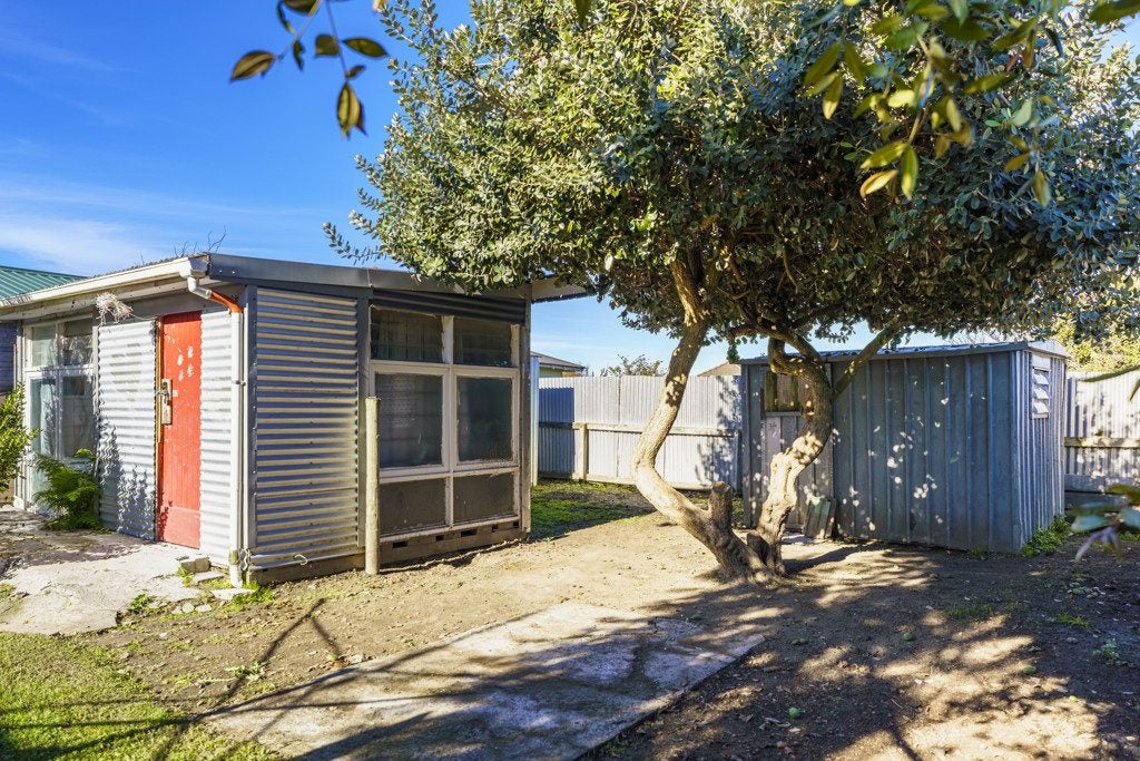 18 Wyatt Avenue, Onekawa, Napier - Carousel 2