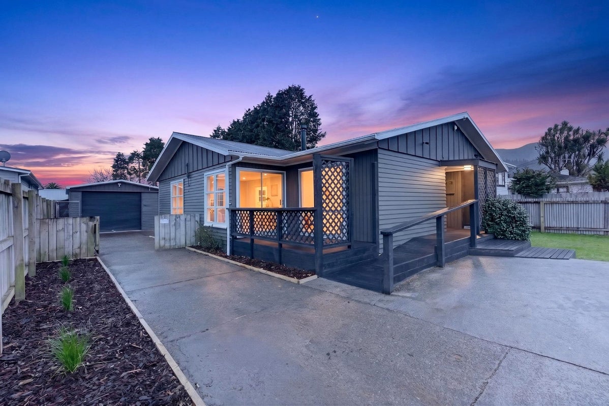 7 Norfolk Street, Wainuiomata, Lower Hutt - Carousel 1