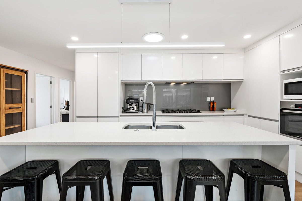 5 Kahika Grove, Huapai, Kumeu - Carousel 1