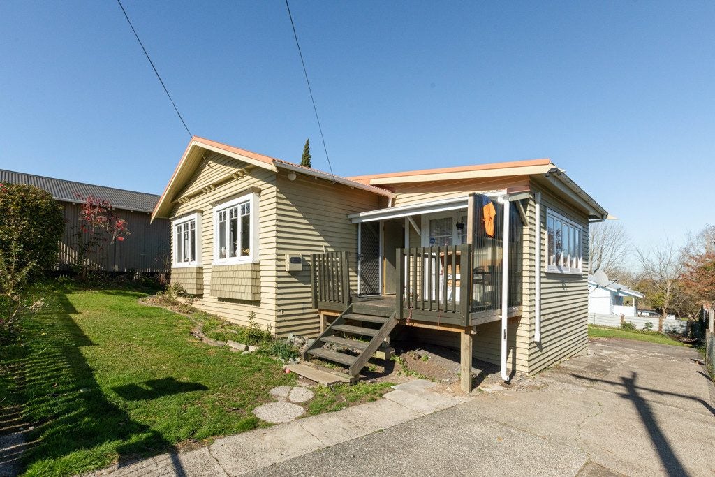 67 Willoughby Street, Paeroa, Paeroa - Carousel 1
