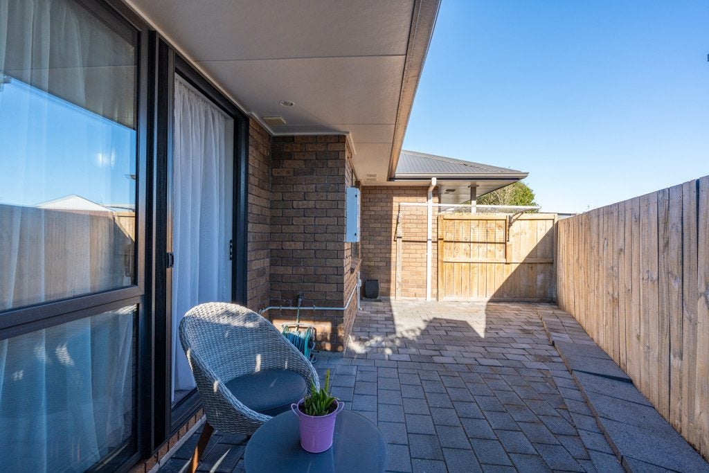 2/240 Old Farm Road, Hamilton East, Hamilton - Carousel 9
