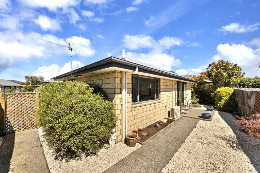 2A Ferndown Lane, Bromley, Christchurch - Carousel 1
