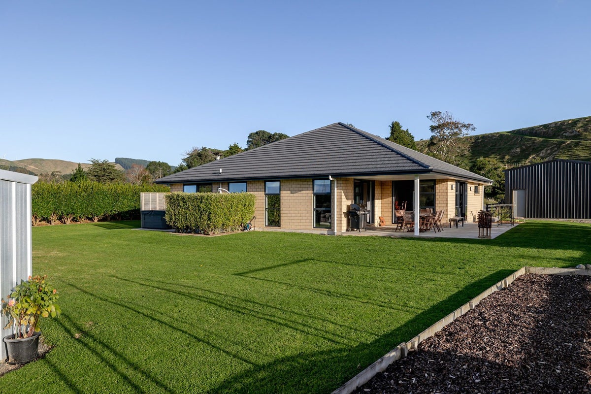 203 Turitea Road, Fitzherbert, Turitea - Carousel 1