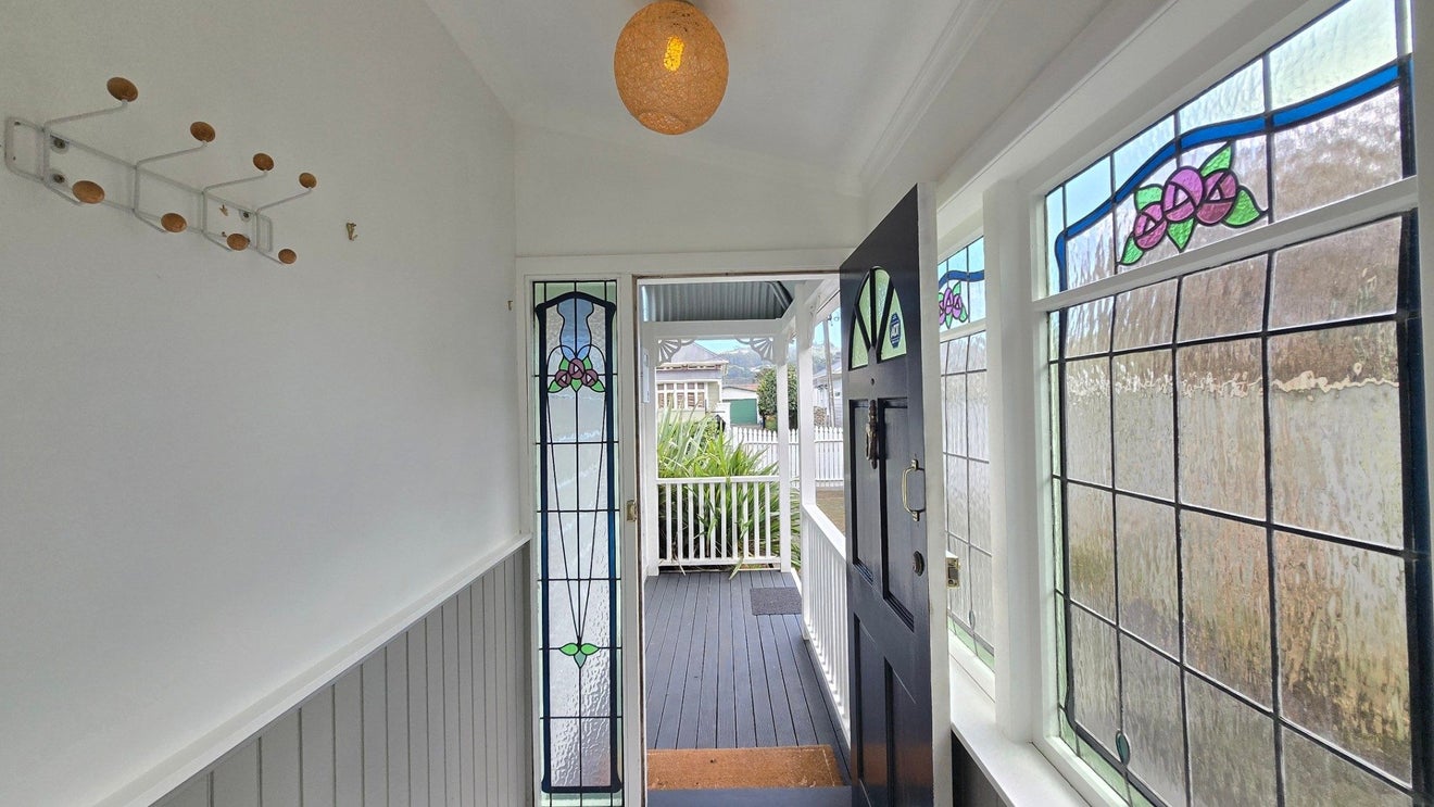 26 Bay Street, Petone, Lower Hutt, Wellington - Carousel 2