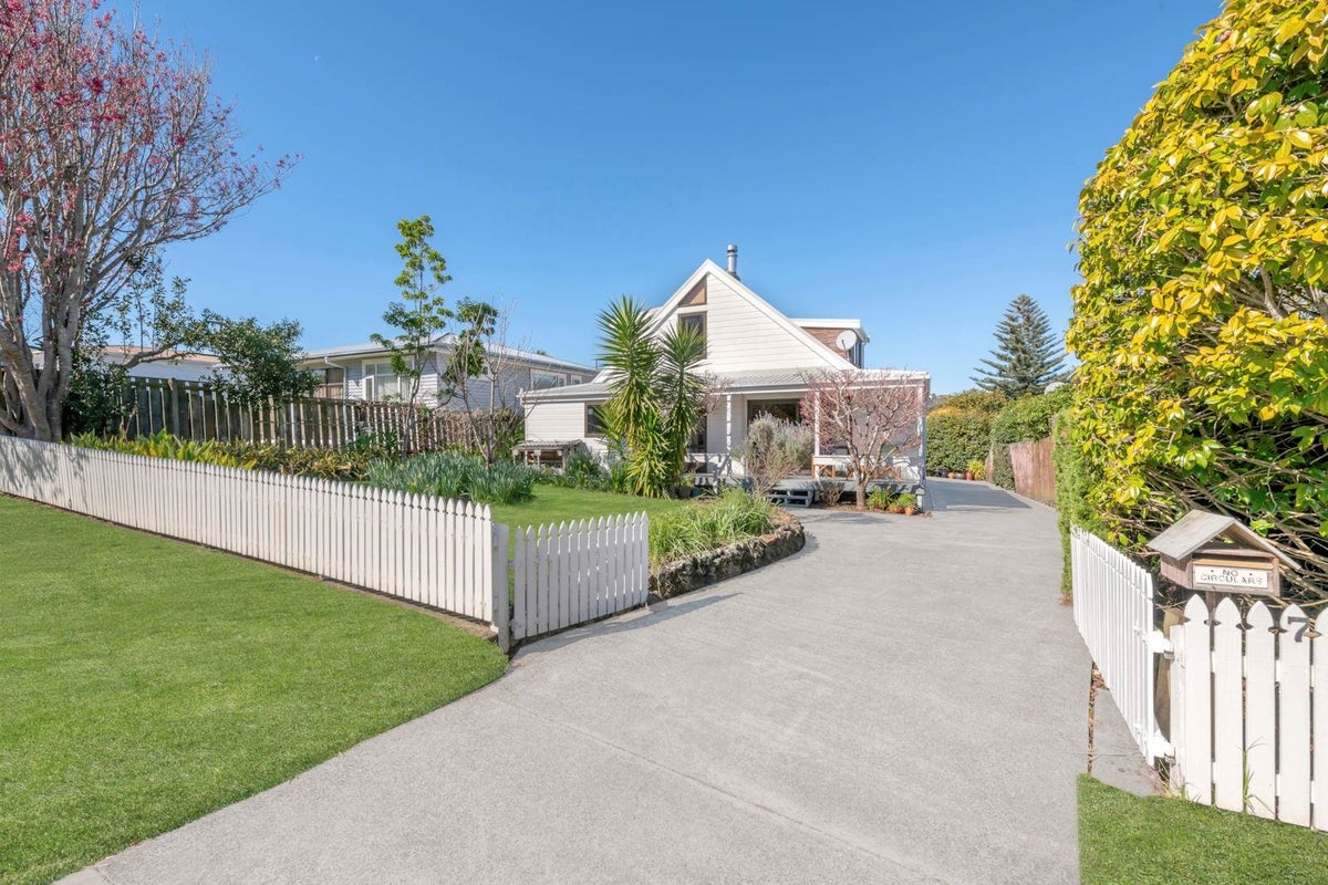 7 Te Pene Road, Maraetai, Auckland - Carousel 1