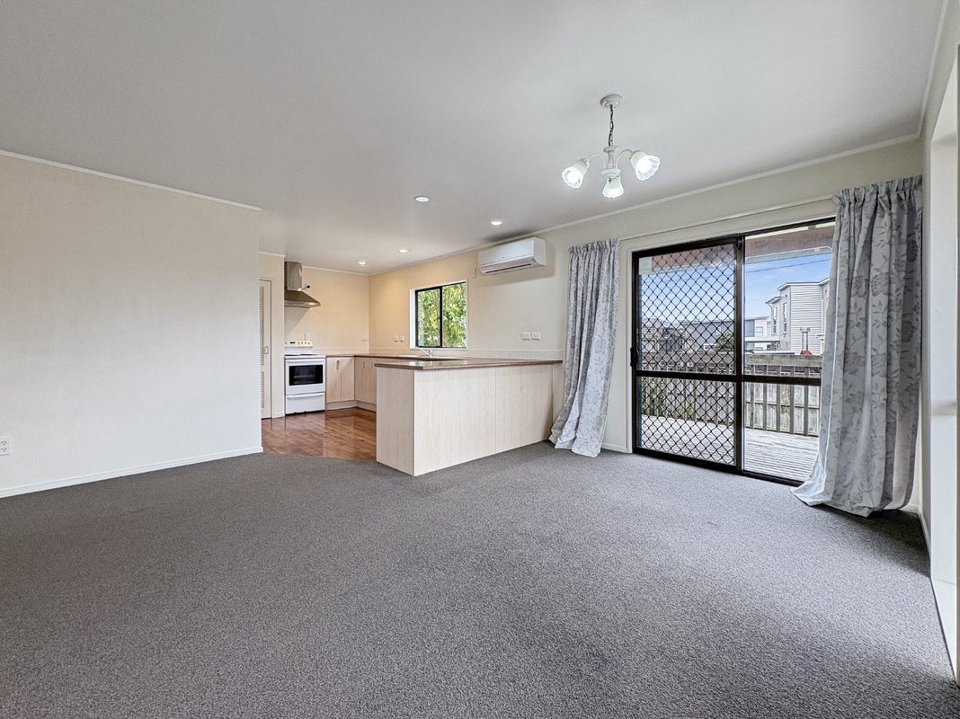 73 Red Beach Road, Red Beach, Red Beach - Carousel 2