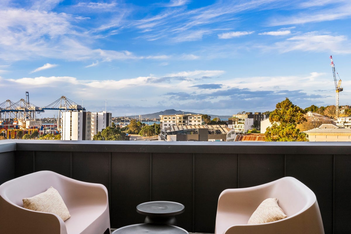 1/4 Churton Street, Parnell, Auckland - Carousel 2