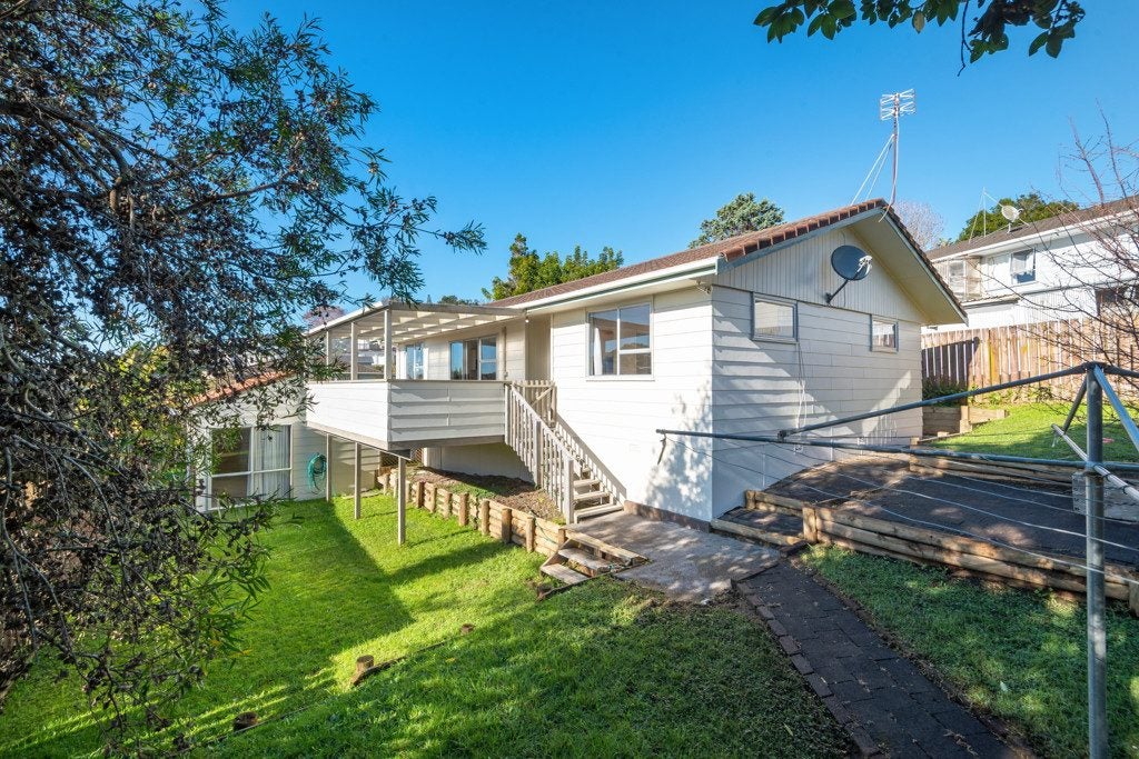 3 Tesla Place, Totara Vale, Auckland - Carousel 1