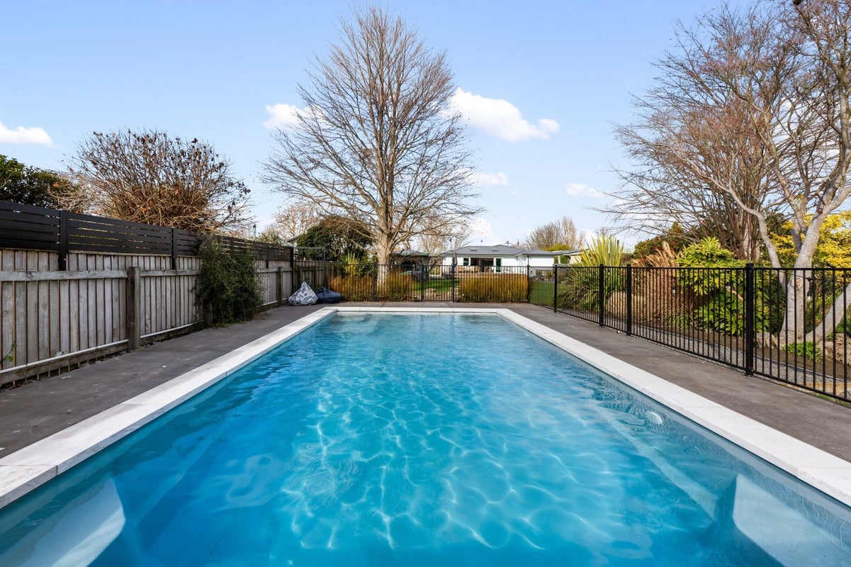 885 Park Road South, Longlands, Hastings - Carousel 2