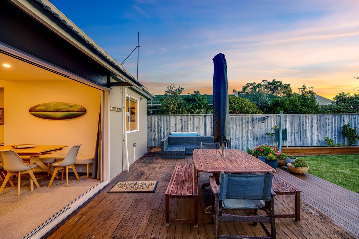 64 Oroua Street, Eastbourne, Lower Hutt - Carousel 2