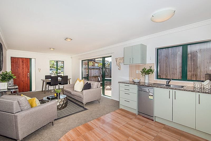 17 Ballymore Drive, Pinehill, Auckland - Carousel 2