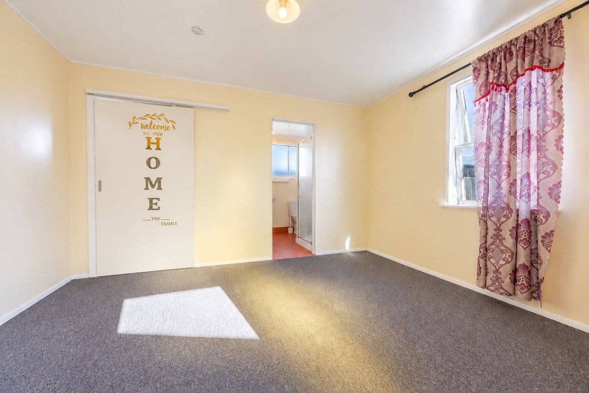 805 Park Road South, Akina, Hastings - Carousel 26