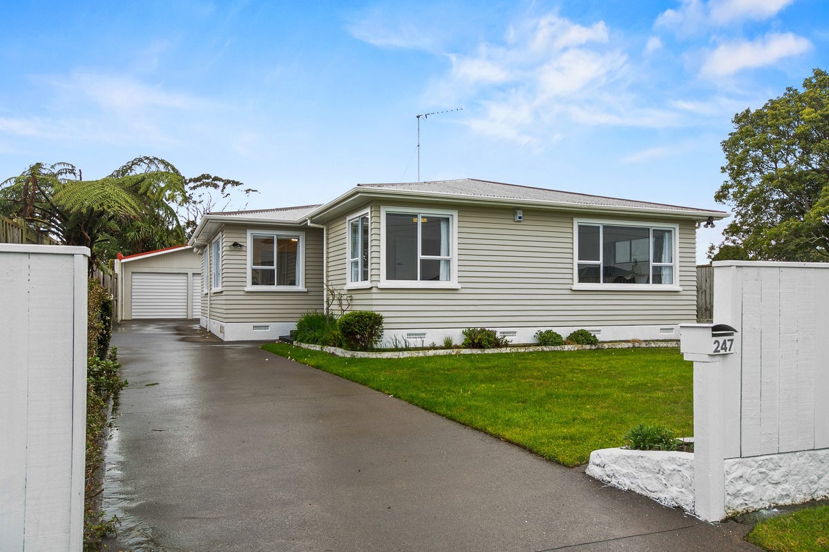 247 Mangorei Road, Merrilands, New Plymouth - Carousel 1
