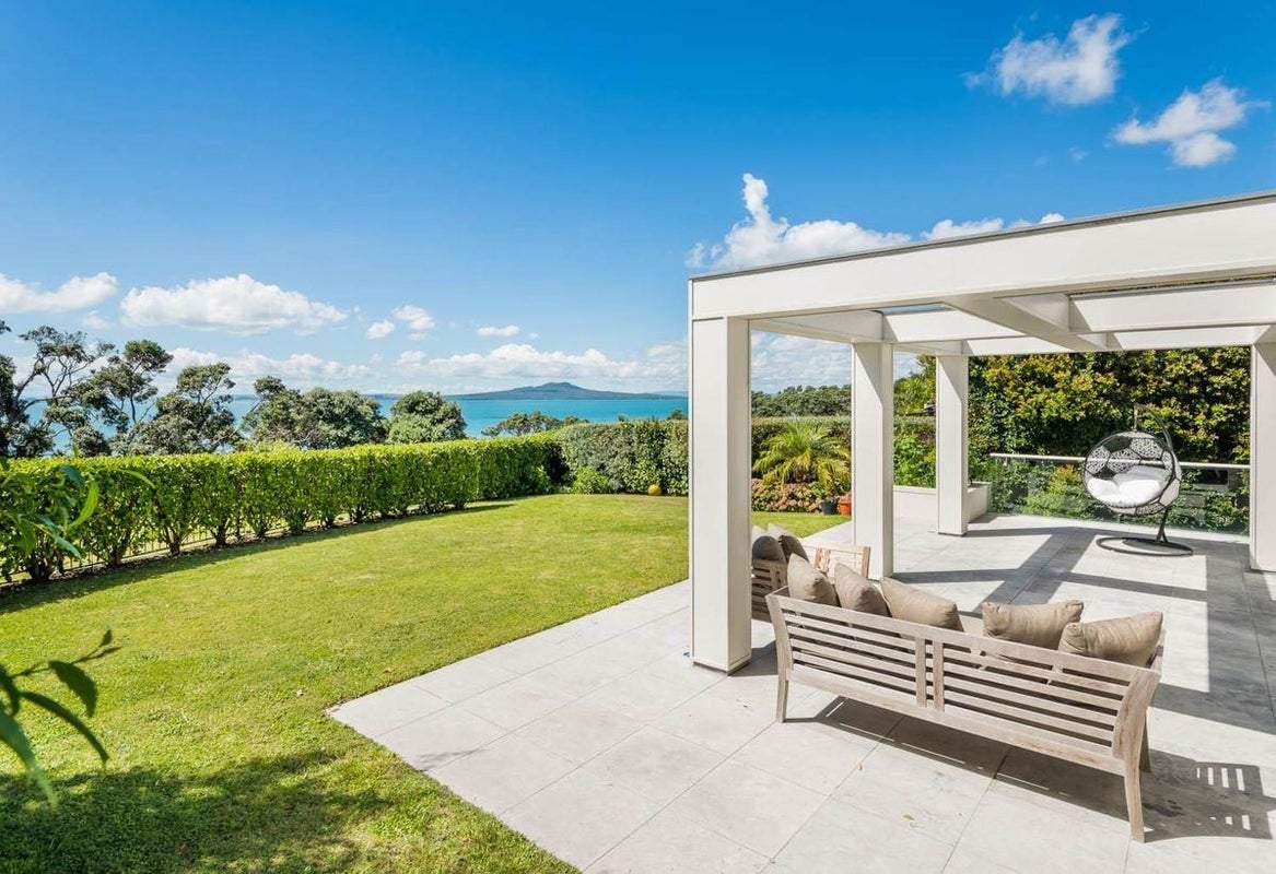35 View Road, Campbells Bay, Auckland - Carousel 2