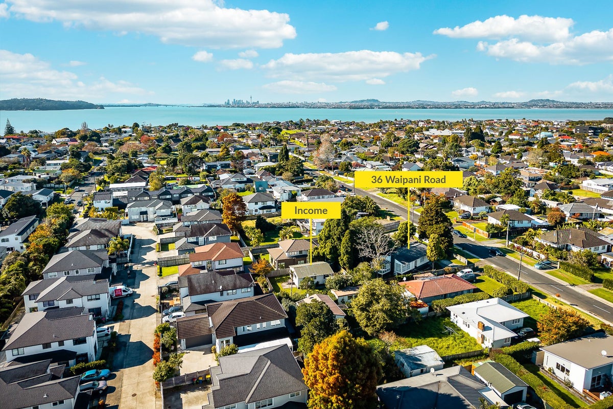 36 Waipani Road, Te Atatu Peninsula, Auckland - Carousel 1