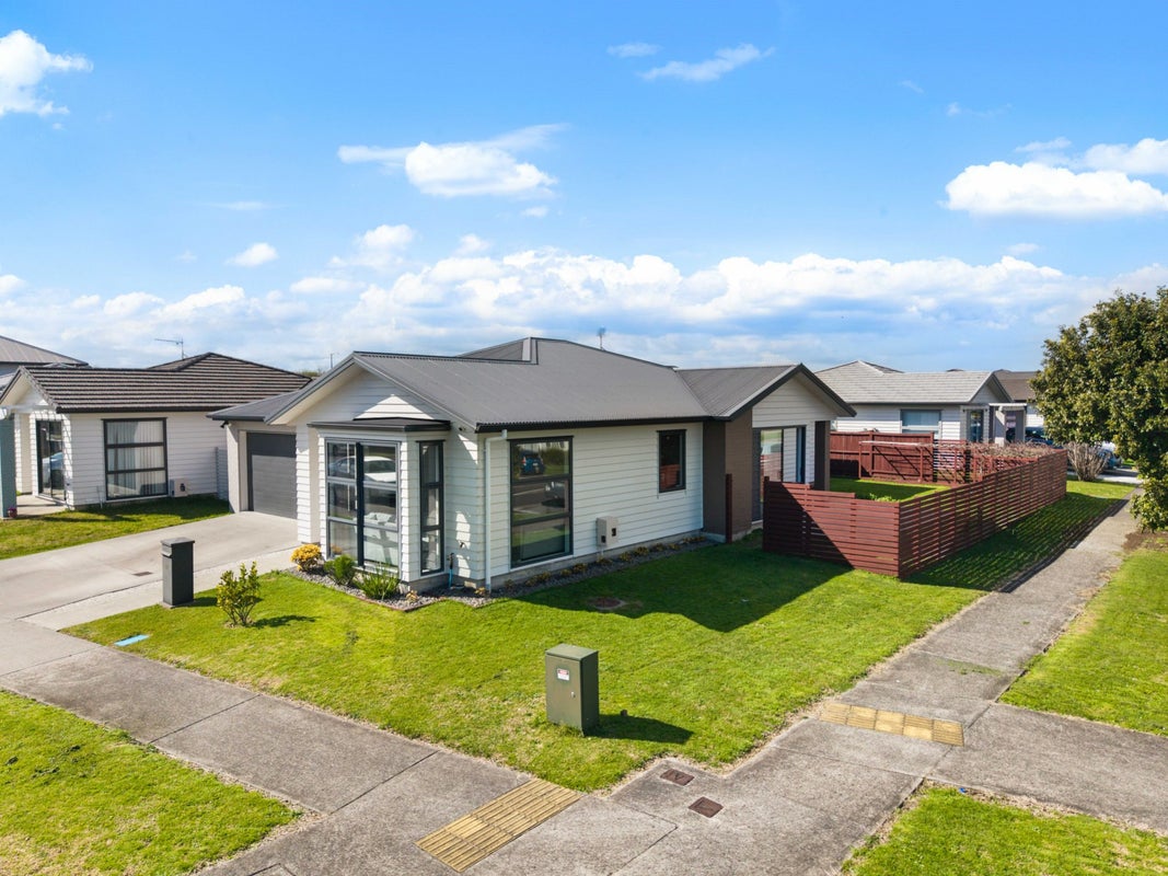 11 Soaring Bird Drive, Takanini, Auckland - Carousel 2