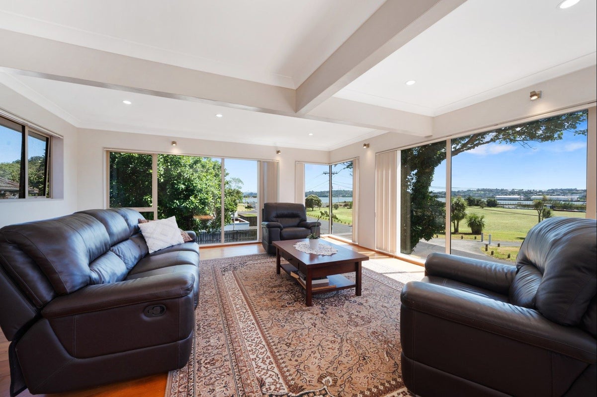 7A Waterfront Road, Mangere Bridge, Auckland - Carousel 1