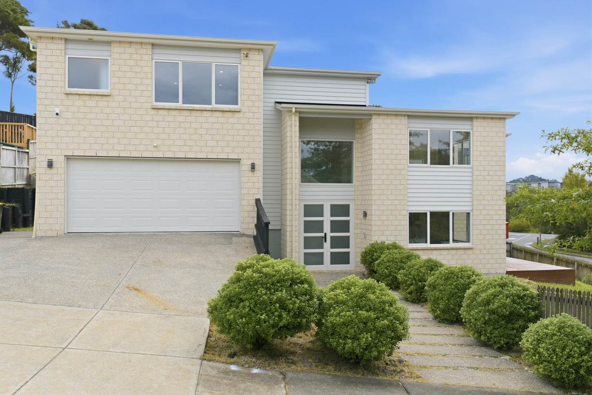 3 Korihi Drive, Swanson, Auckland - Carousel 1
