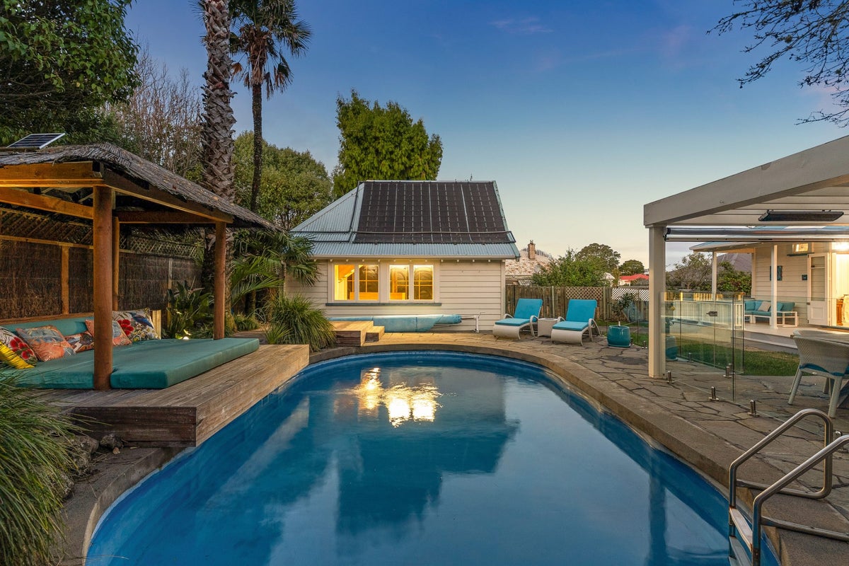 1 Plunket Road, Mount Eden, Auckland - Carousel 2