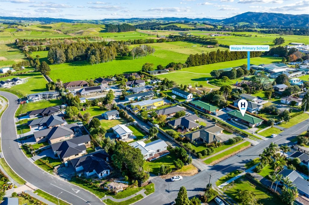 20 Argyle Street, Waipu, Waipu - Carousel 24