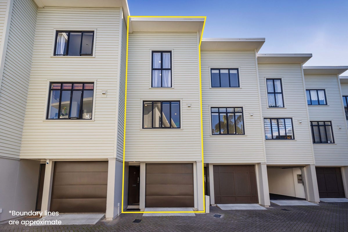 19/17 Lyon Avenue, St Lukes, Auckland - Carousel 1
