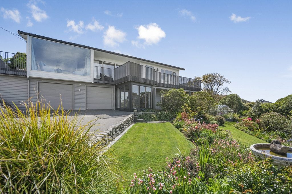 18 Poto Road, Normandale, Lower Hutt - Carousel 2