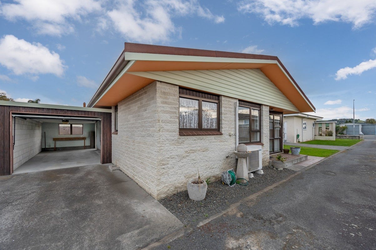 2/4 King Street, Taradale, Napier - Carousel 11