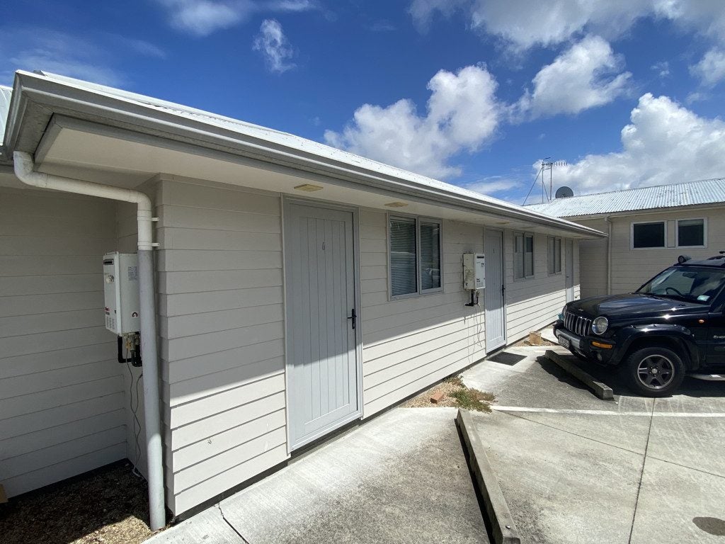 12 Crescent Court, Melville, Hamilton - Carousel 8
