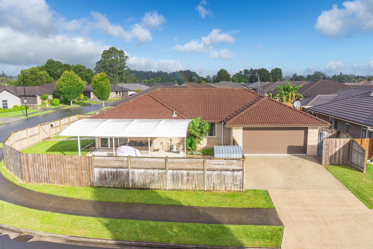 20 Edgeview Crescent, Fitzroy, Hamilton - Carousel 17