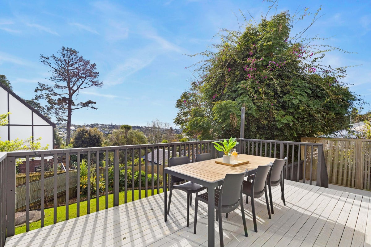 2/105 Carlisle Road, Torbay, Auckland - Carousel 2