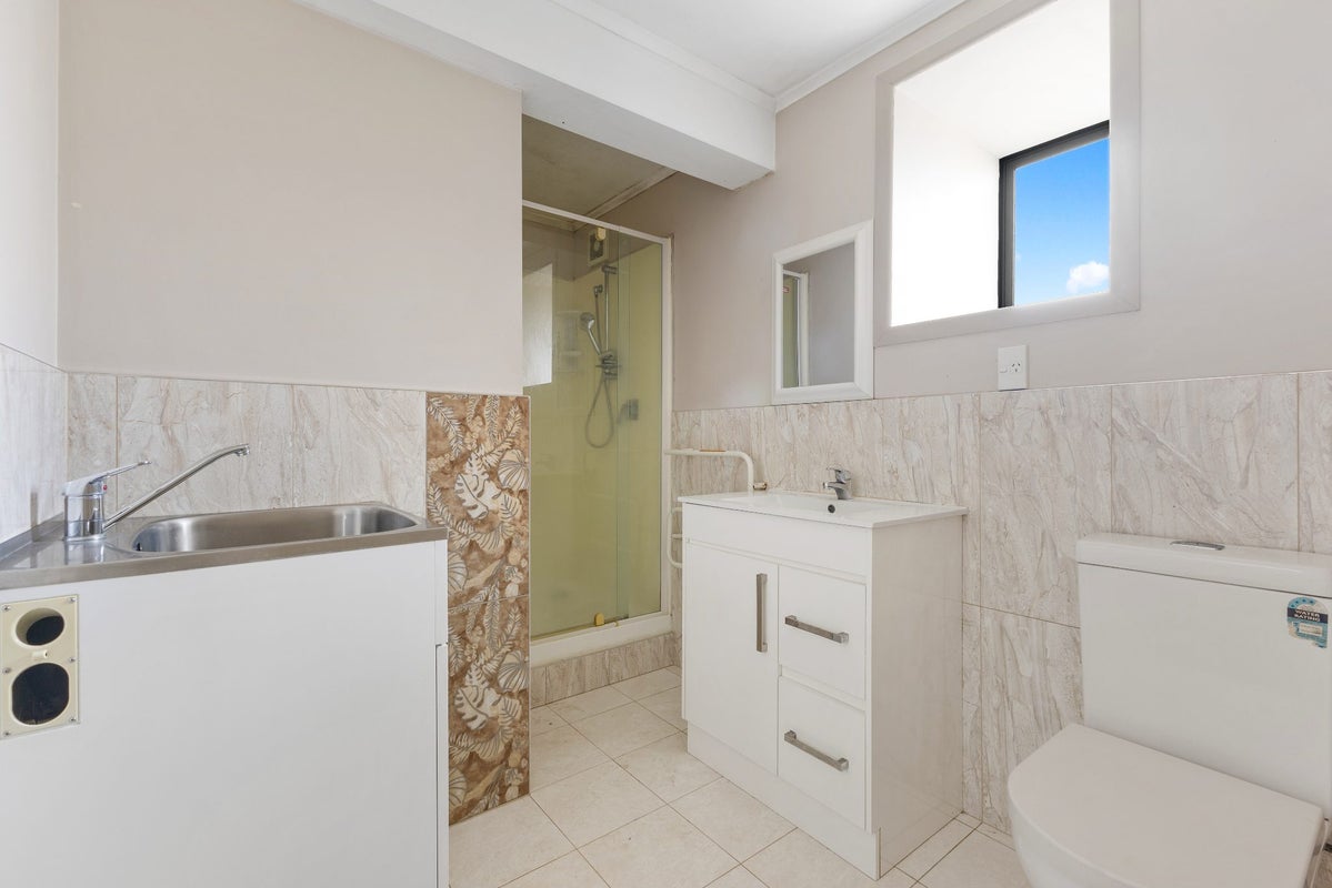 18 Greenmeadows Avenue, Manurewa East, Manukau City, Auckland - Carousel 18