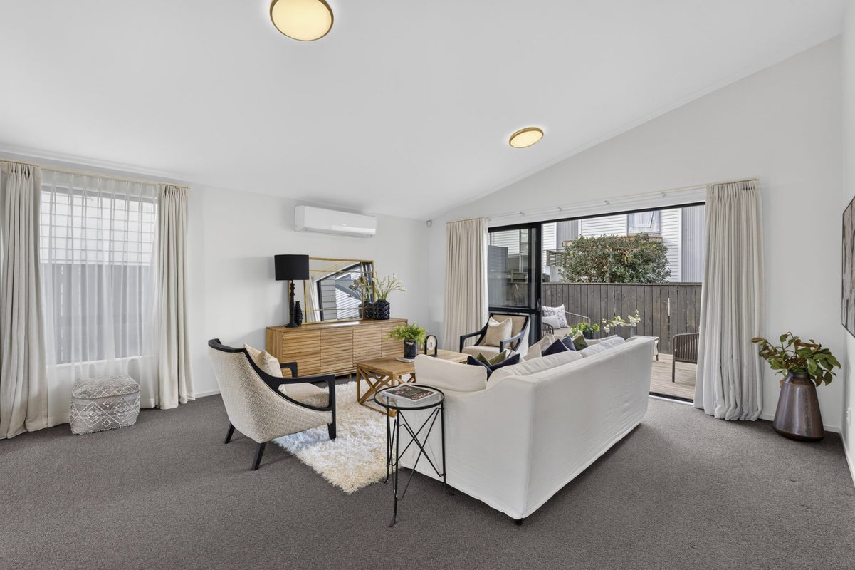 12 Skippy Patuwai Lane, Glen Innes, Auckland - Carousel 1