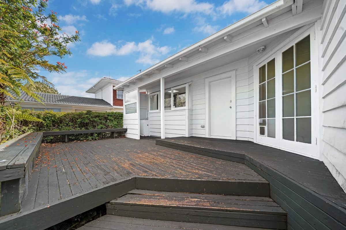 802 New North Road, Mount Albert, Auckland - Carousel 2
