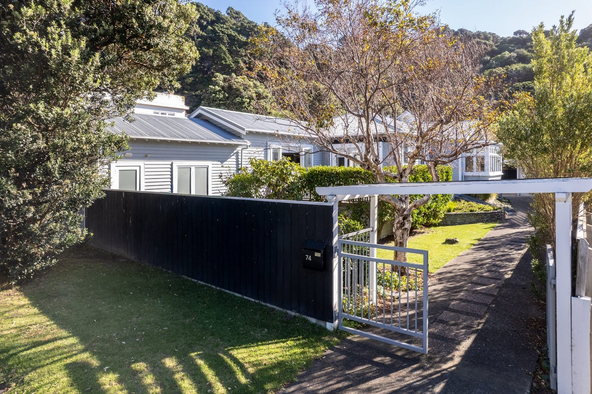 74 Inglis Street, Seatoun, Wellington - Carousel 1