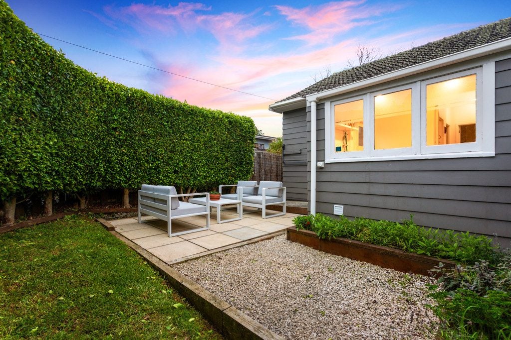1/6 Riverview Road, New Lynn, Auckland - Carousel 2