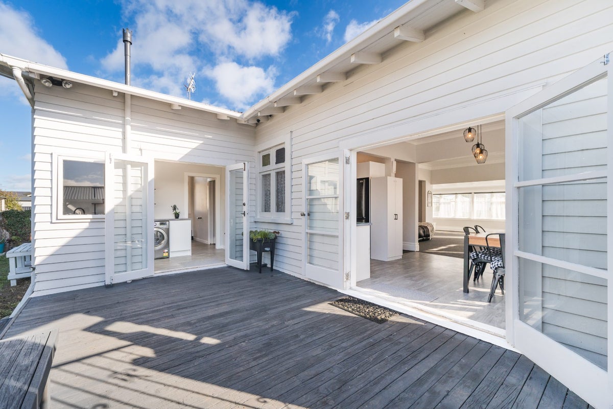 38 Argyle Avenue, Takaro, Palmerston North - Carousel 2