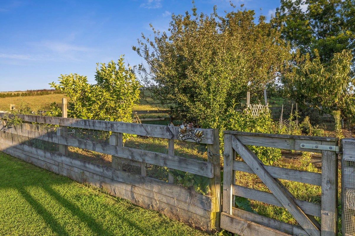 235 Hiwi Road, Tauwhare, Hamilton - Carousel 28