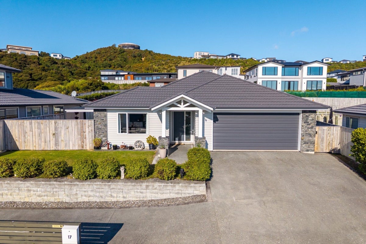 17 Waitaria Terrace, Aotea, Porirua - Carousel 1