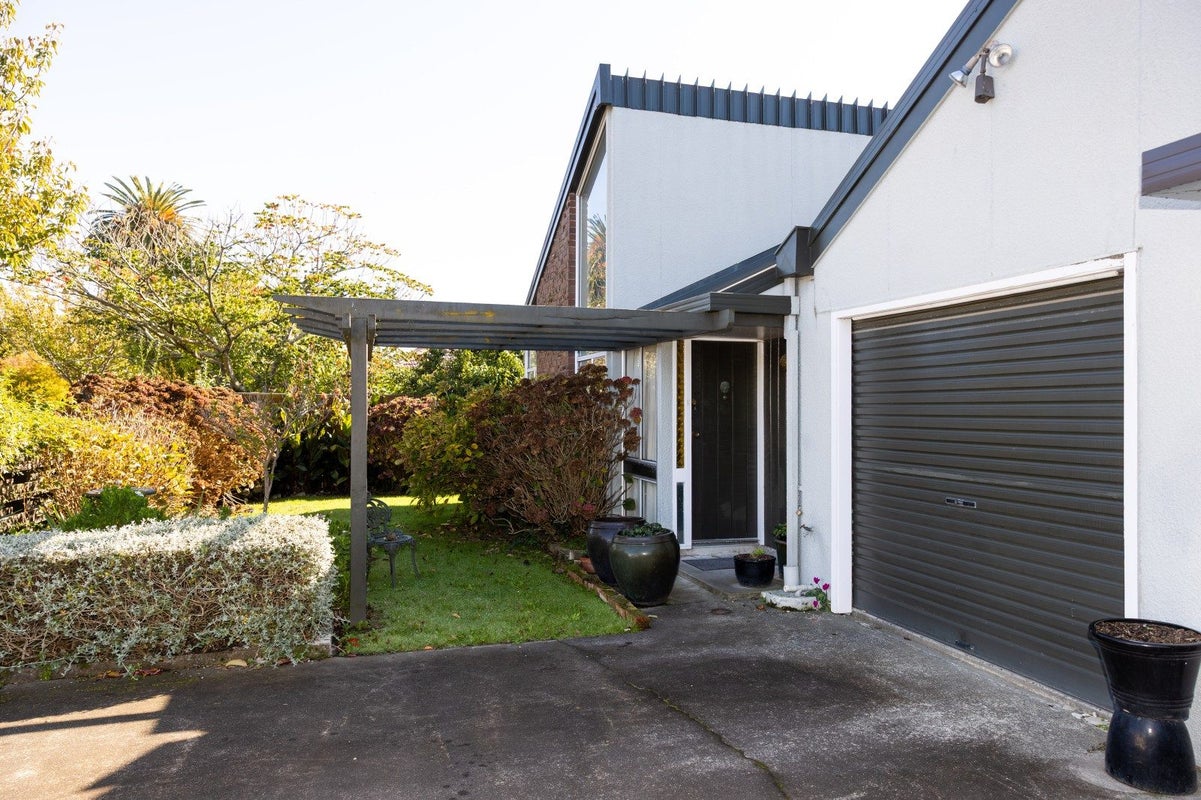4 Corwen Place, Mayfair, Hastings - Carousel 23