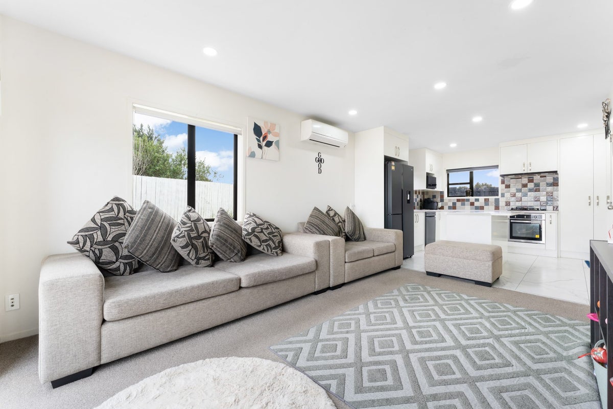 1/36 West Coast Road, Glen Eden, Auckland - Carousel 2